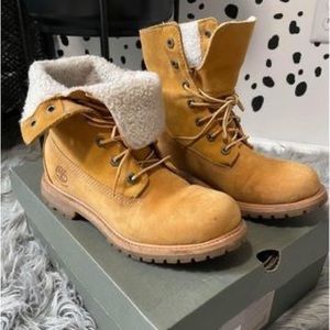 Timberland teddy fleece boot size 7 lightly worn